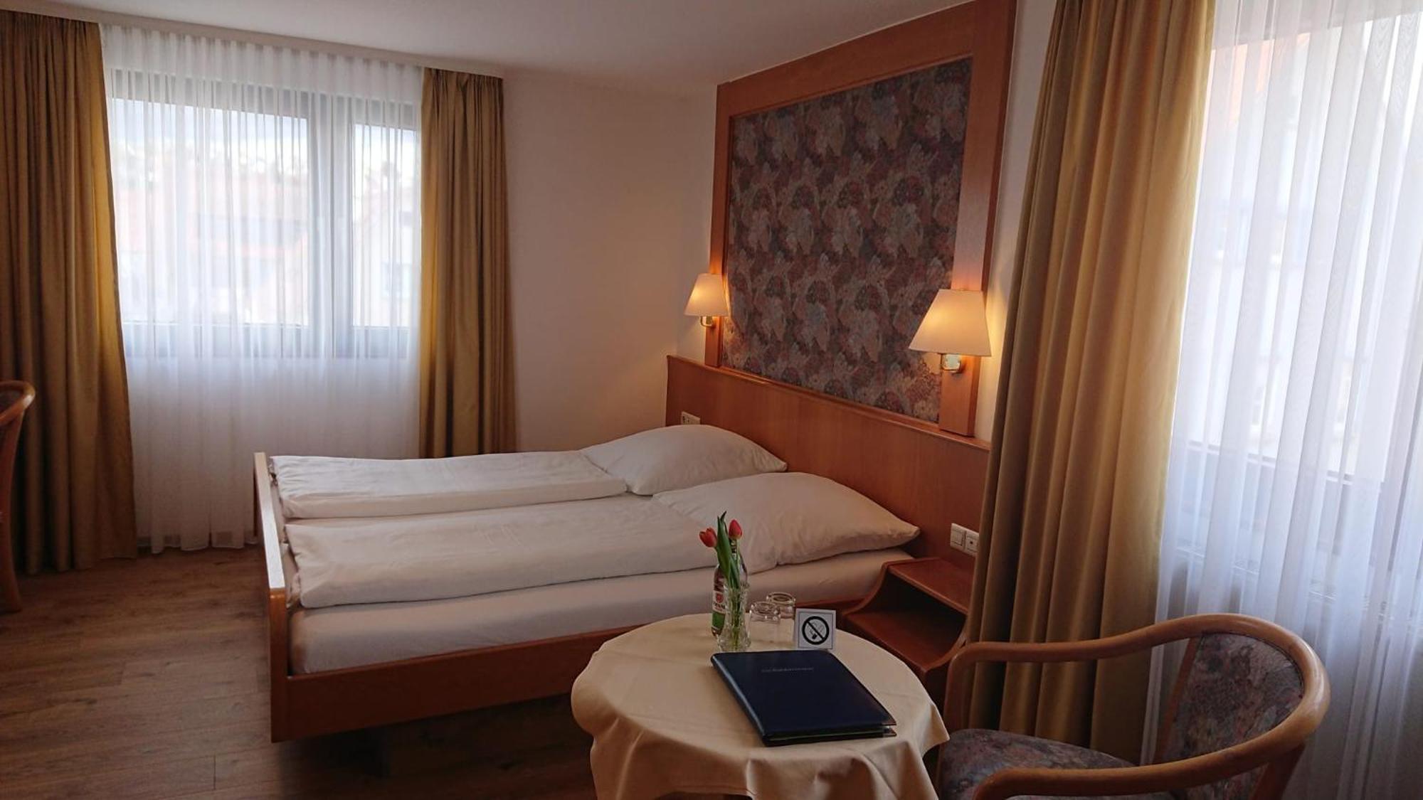 Hotel Wuerttemberger Hof Garni ロッテンブルク エクステリア 写真