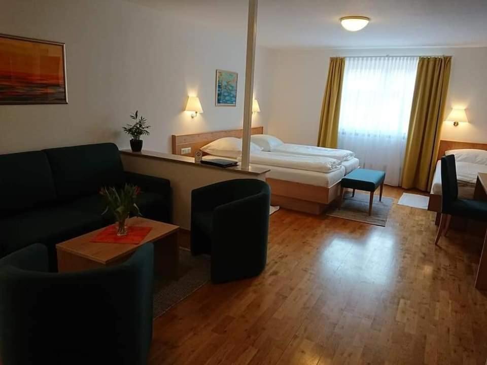 Hotel Wuerttemberger Hof Garni ロッテンブルク エクステリア 写真