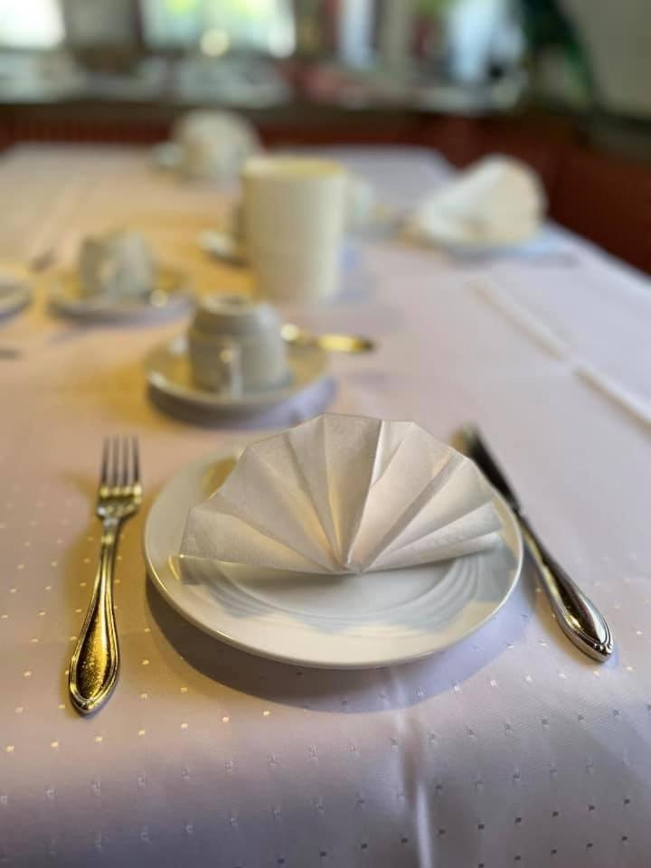 Hotel Wuerttemberger Hof Garni ロッテンブルク エクステリア 写真